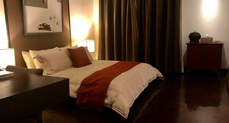 For sale 3 bedrooms condo in Watthana, Bangkok
