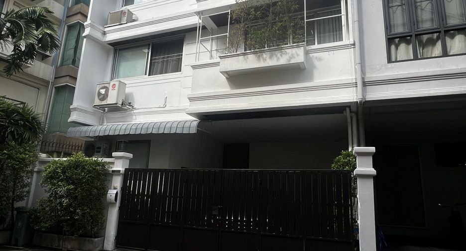 For sale and for rent 4 bedrooms house in Watthana, Bangkok