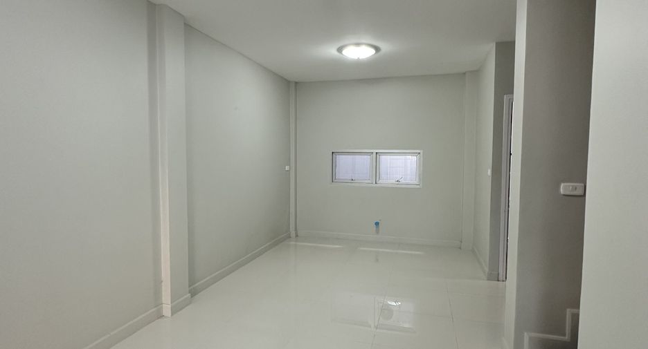 For rent 3 bedrooms townhouse in Thalang, Phuket