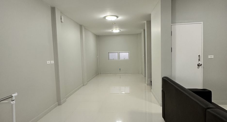 For rent 3 bedrooms townhouse in Thalang, Phuket