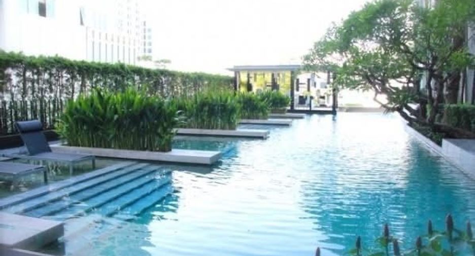 For rent 2 bedrooms condo in Watthana, Bangkok