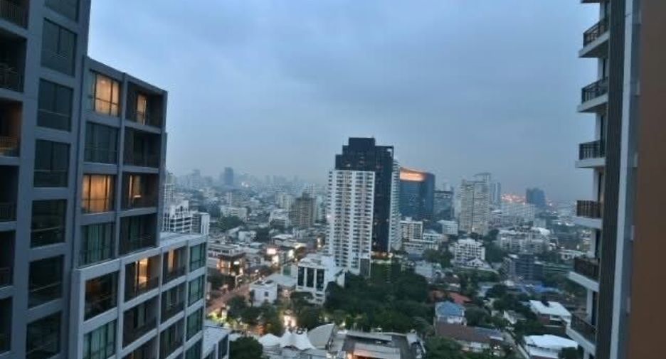For rent 2 bedrooms condo in Watthana, Bangkok