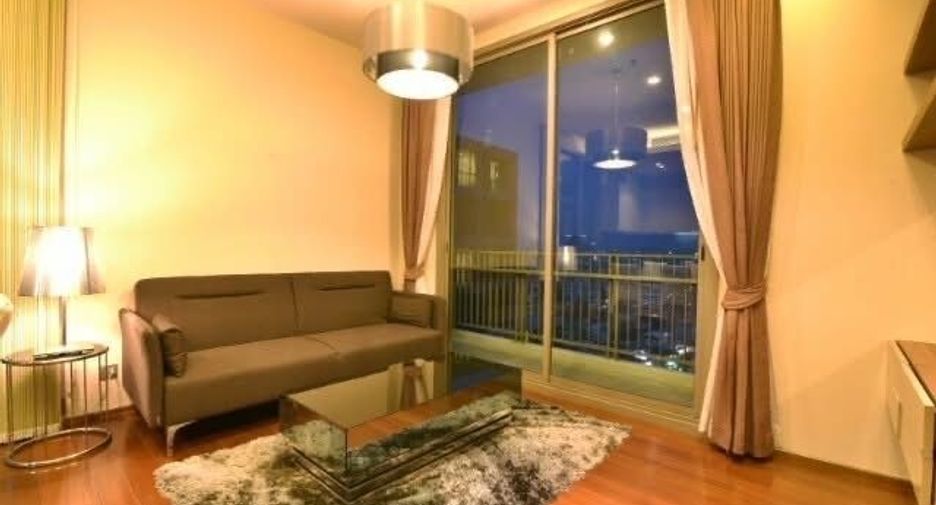 For rent 2 bedrooms condo in Watthana, Bangkok