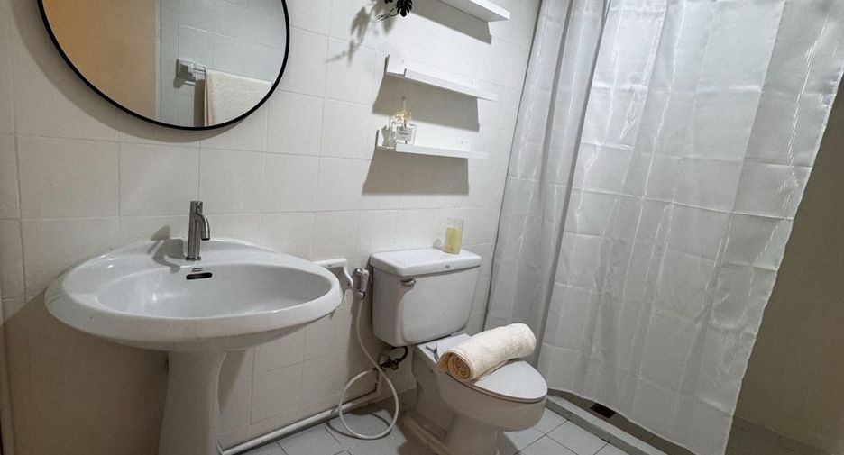 For rent 1 bed condo in Khlong Toei, Bangkok
