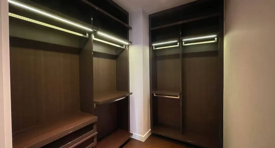 Condo en venta y en alquiler de 3 habitaciones en Khlong Toei, Bangkok