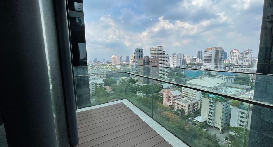 Condo en venta y en alquiler de 3 habitaciones en Khlong Toei, Bangkok