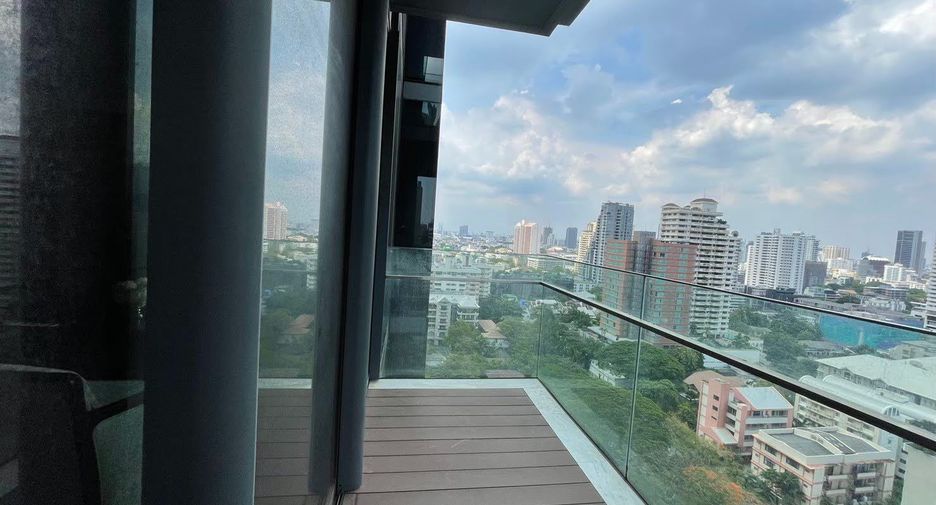 Condo en venta y en alquiler de 3 habitaciones en Khlong Toei, Bangkok
