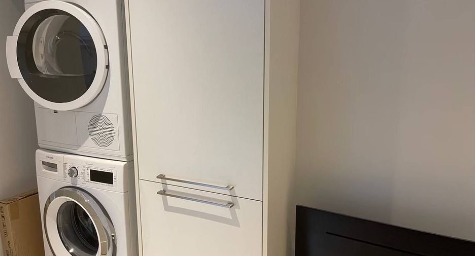 Condo en venta y en alquiler de 3 habitaciones en Khlong Toei, Bangkok