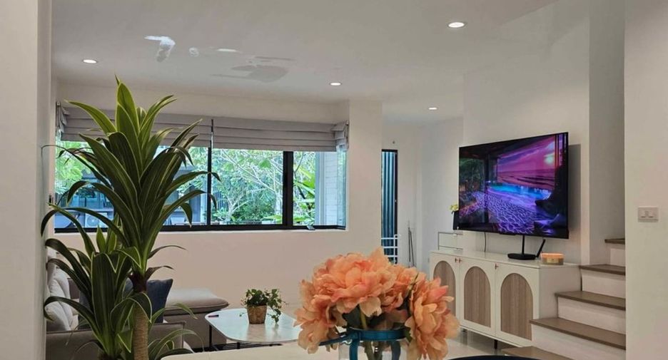 For rent 3 bedrooms townhouse in Thalang, Phuket