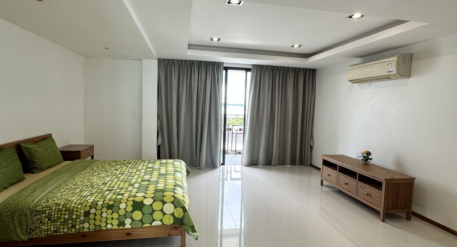 For rent 3 bedrooms villa in Mueang Phuket, Phuket