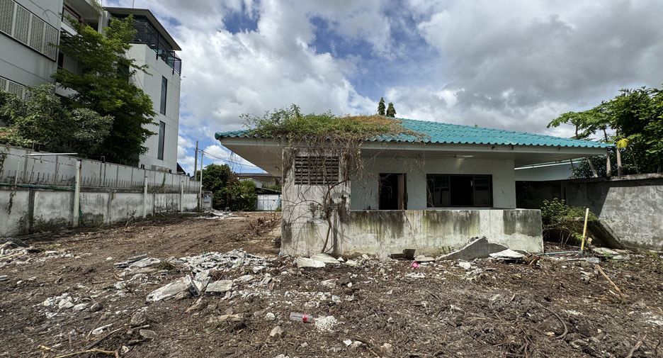 Terreno en venta en Bang Na, Bangkok