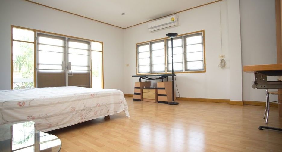 Haus zur Miete mit 4 Zimmer in Lat Krabang, Bangkok