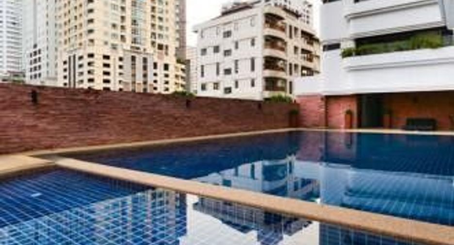For rent 2 bedrooms condo in Watthana, Bangkok