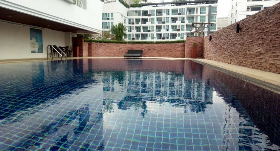 For rent 2 bedrooms condo in Watthana, Bangkok