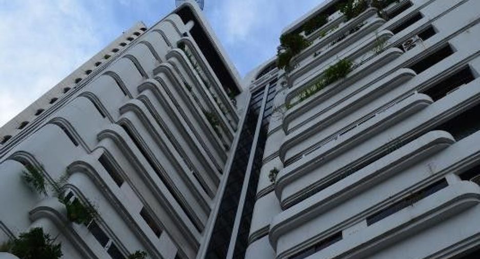 For rent 2 bedrooms condo in Watthana, Bangkok