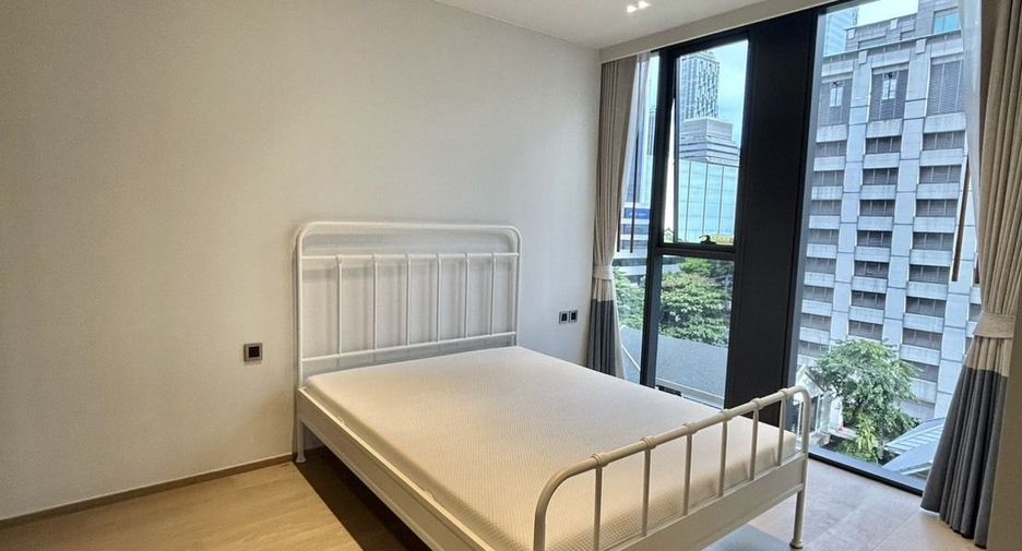 For rent 3 bedrooms condo in Pathum Wan, Bangkok