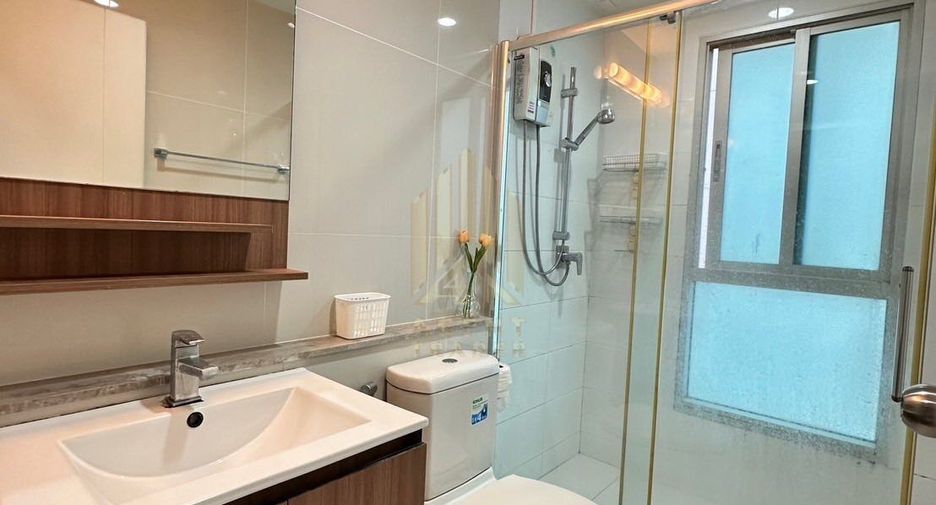 For rent 2 bedrooms condo in Yan Nawa, Bangkok