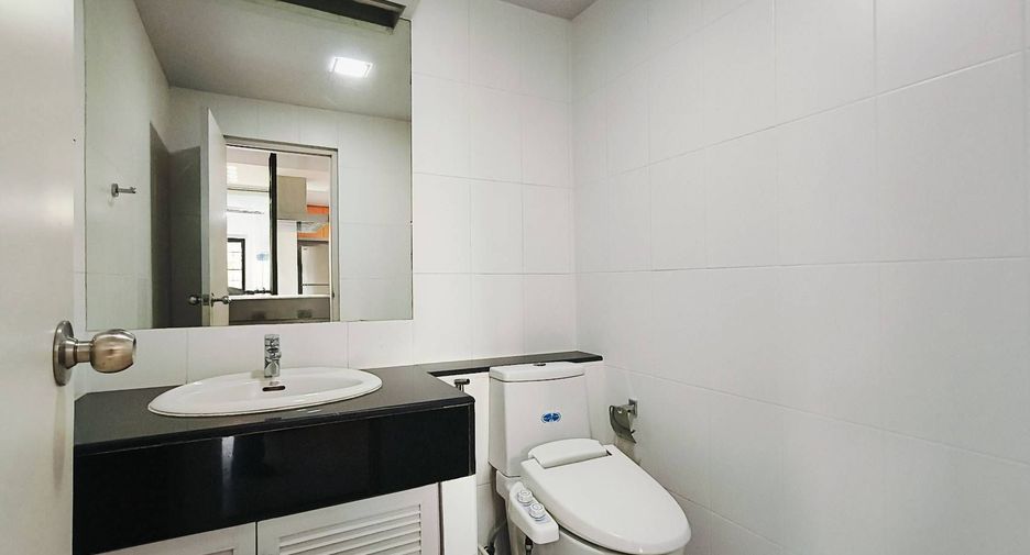 For rent 3 bedrooms condo in Watthana, Bangkok