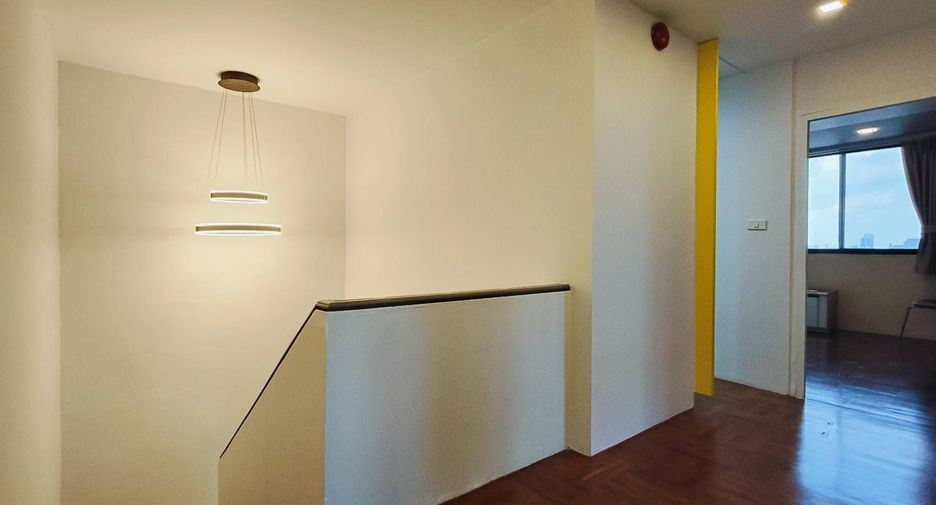 For rent 3 bedrooms condo in Watthana, Bangkok