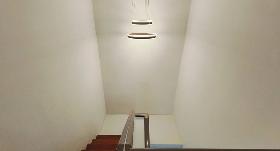 For rent 3 bedrooms condo in Watthana, Bangkok