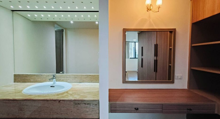 For rent 3 bedrooms condo in Watthana, Bangkok