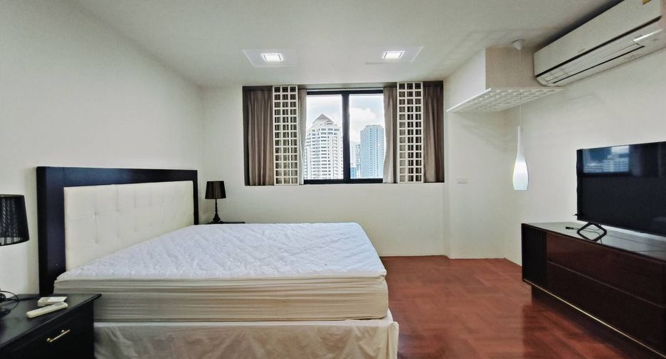 For rent 3 bedrooms condo in Watthana, Bangkok