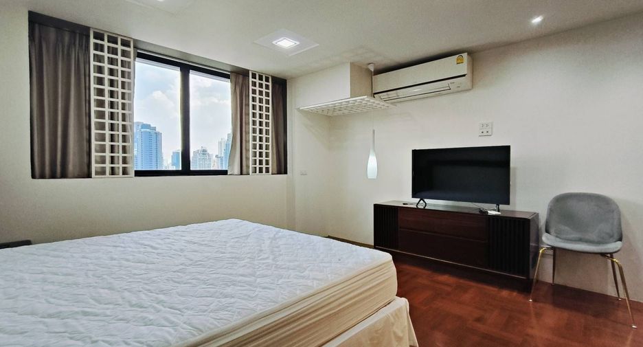 For rent 3 bedrooms condo in Watthana, Bangkok