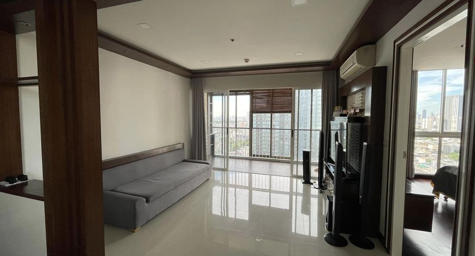 For rent 2 bedrooms condo in Khlong San, Bangkok