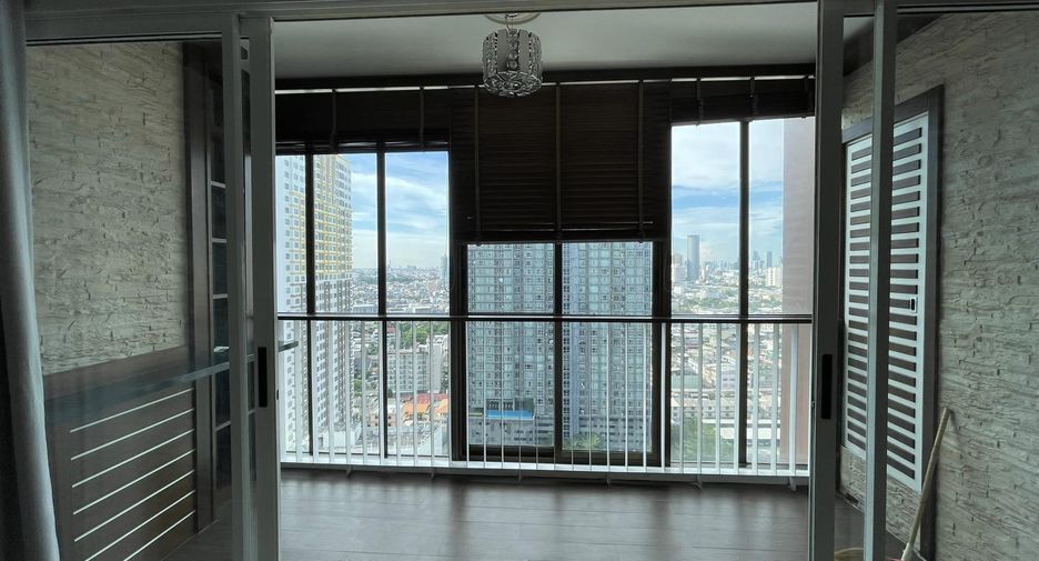 For rent 2 bedrooms condo in Khlong San, Bangkok