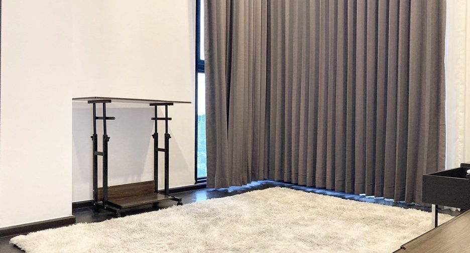 For rent 2 bedrooms condo in Watthana, Bangkok