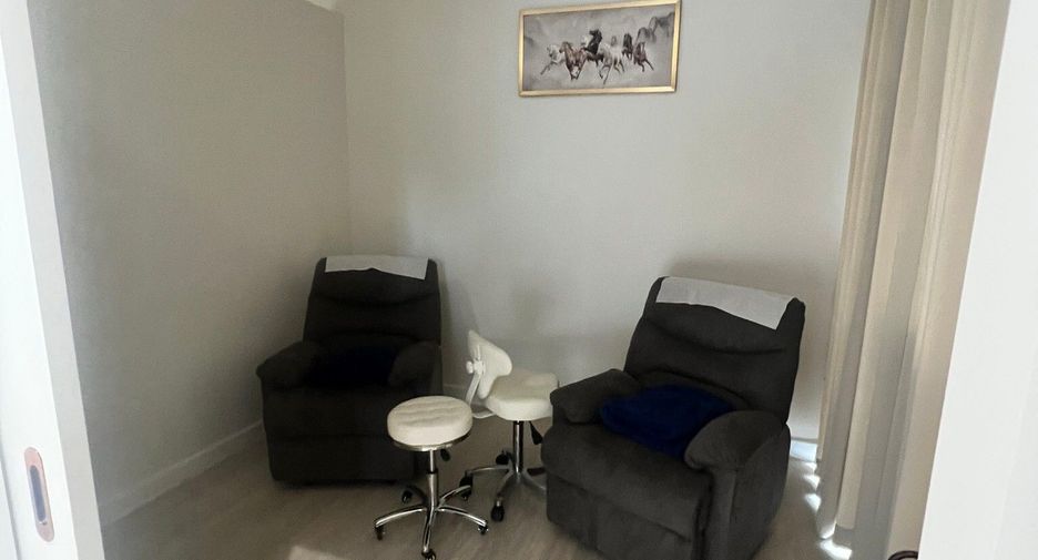 For sale 3 bedrooms townhouse in Bang Khen, Bangkok