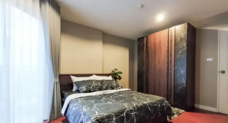 For rent 4 bedrooms condo in Huai Khwang, Bangkok