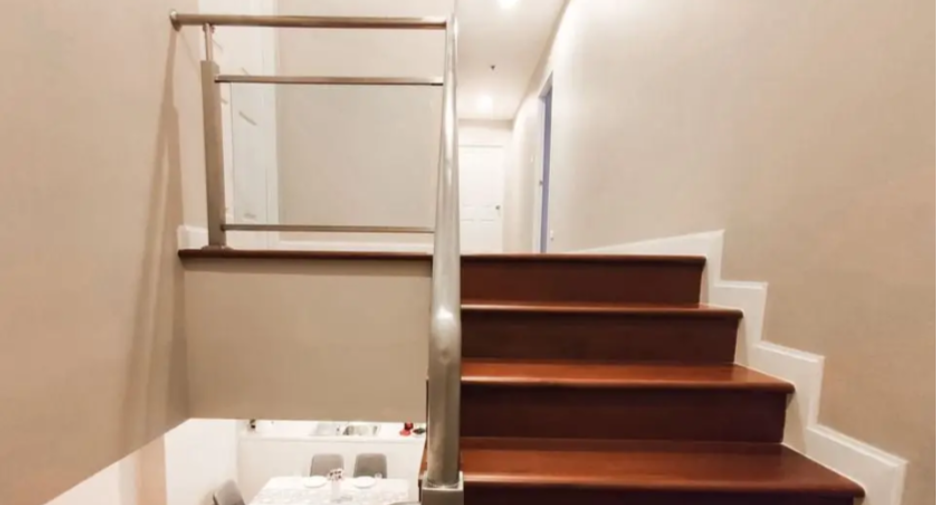 For rent 4 bedrooms condo in Huai Khwang, Bangkok