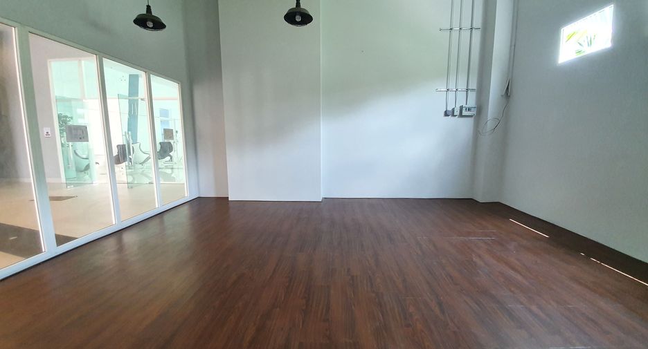 For rent retail Space in Yan Nawa, Bangkok