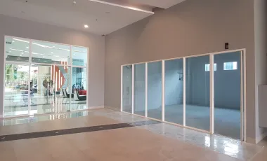 For rent retail Space in Yan Nawa, Bangkok
