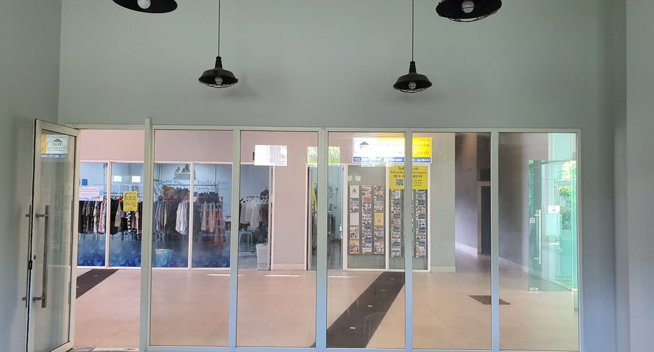 For rent retail Space in Yan Nawa, Bangkok
