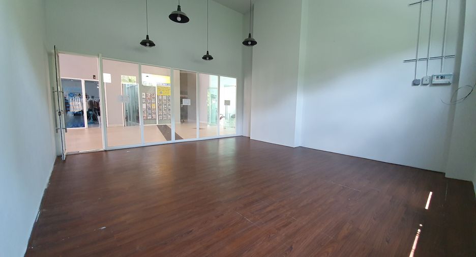 For rent retail Space in Yan Nawa, Bangkok