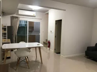 出租 2 卧室 联排别墅 在 Bang Phli, Samut Prakan
