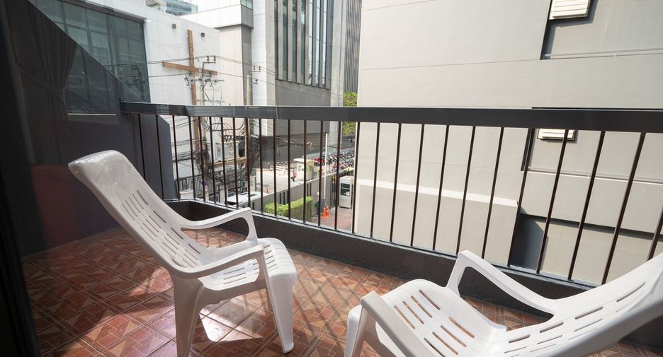 For rent 2 bedrooms apartment in Khlong Toei, Bangkok