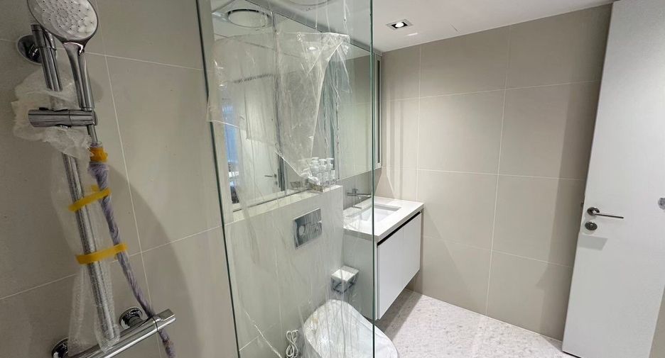 For rent 1 bed condo in Watthana, Bangkok