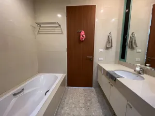 Аренда 2 спальни кондо в Банг Кхо Лаем, Бангкок