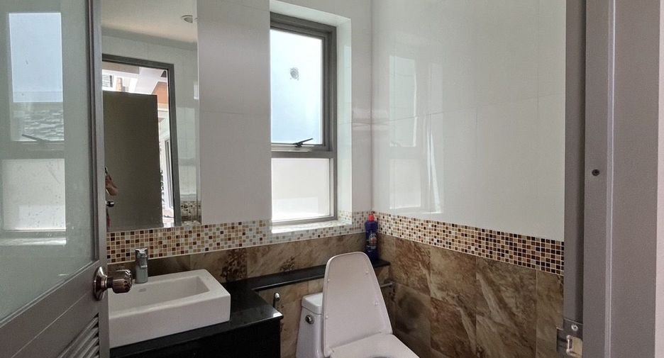 For sale 4 bedrooms villa in Mueang Phuket, Phuket