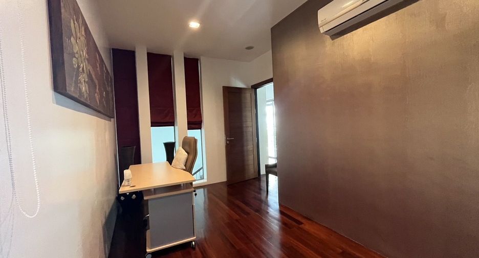 For sale 4 bedrooms villa in Mueang Phuket, Phuket