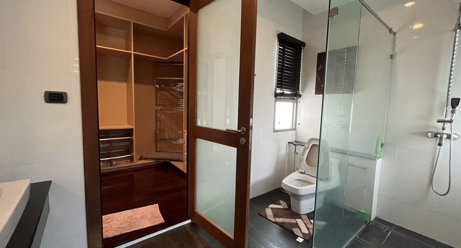 For sale 4 bedrooms villa in Mueang Phuket, Phuket