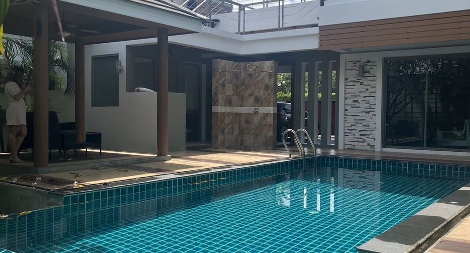 For sale 4 bedrooms villa in Mueang Phuket, Phuket