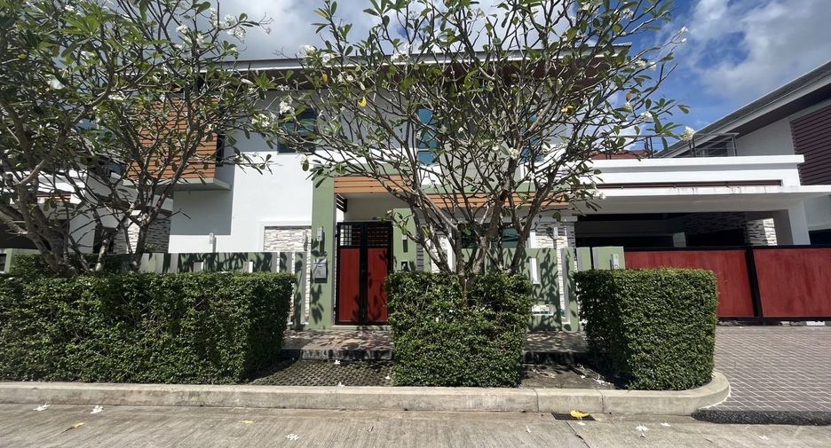 For sale 4 bedrooms villa in Mueang Phuket, Phuket