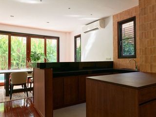 Haus zur Miete mit 4 Zimmer in Watthana, Bangkok