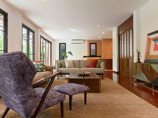 Haus zur Miete mit 4 Zimmer in Watthana, Bangkok