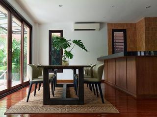 Haus zur Miete mit 4 Zimmer in Watthana, Bangkok