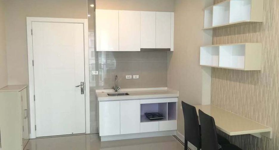 Wohnung zur Miete mit 1 Zimmer in Huai Khwang, Bangkok